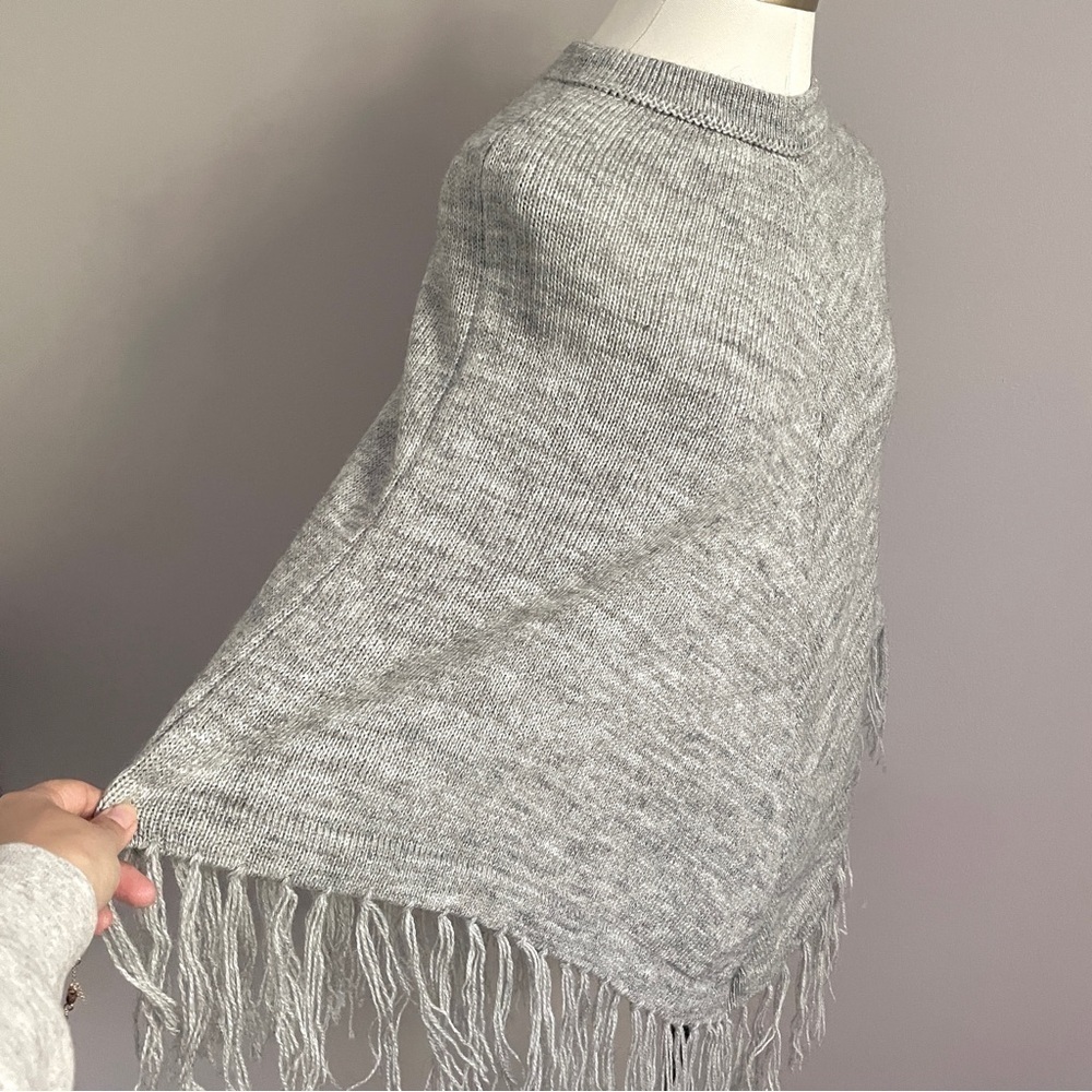 Gray Fringed Alpaca Sweater Poncho - Small, from Peru 🇵🇪 - Picture 5 of 11